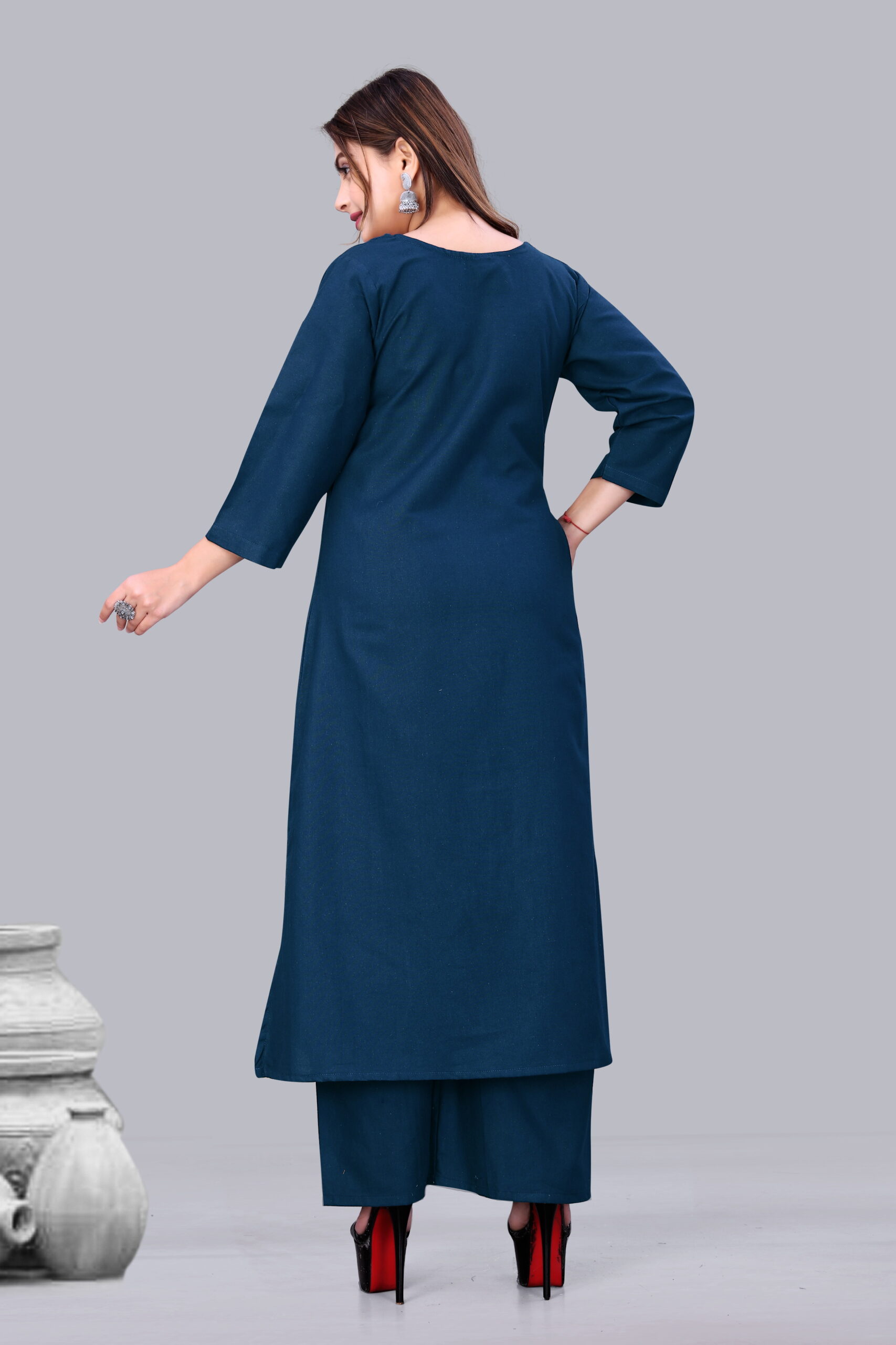 Surili Women’s Navy Blue Flax Cotton Embroidery Work Kurta - Image 2