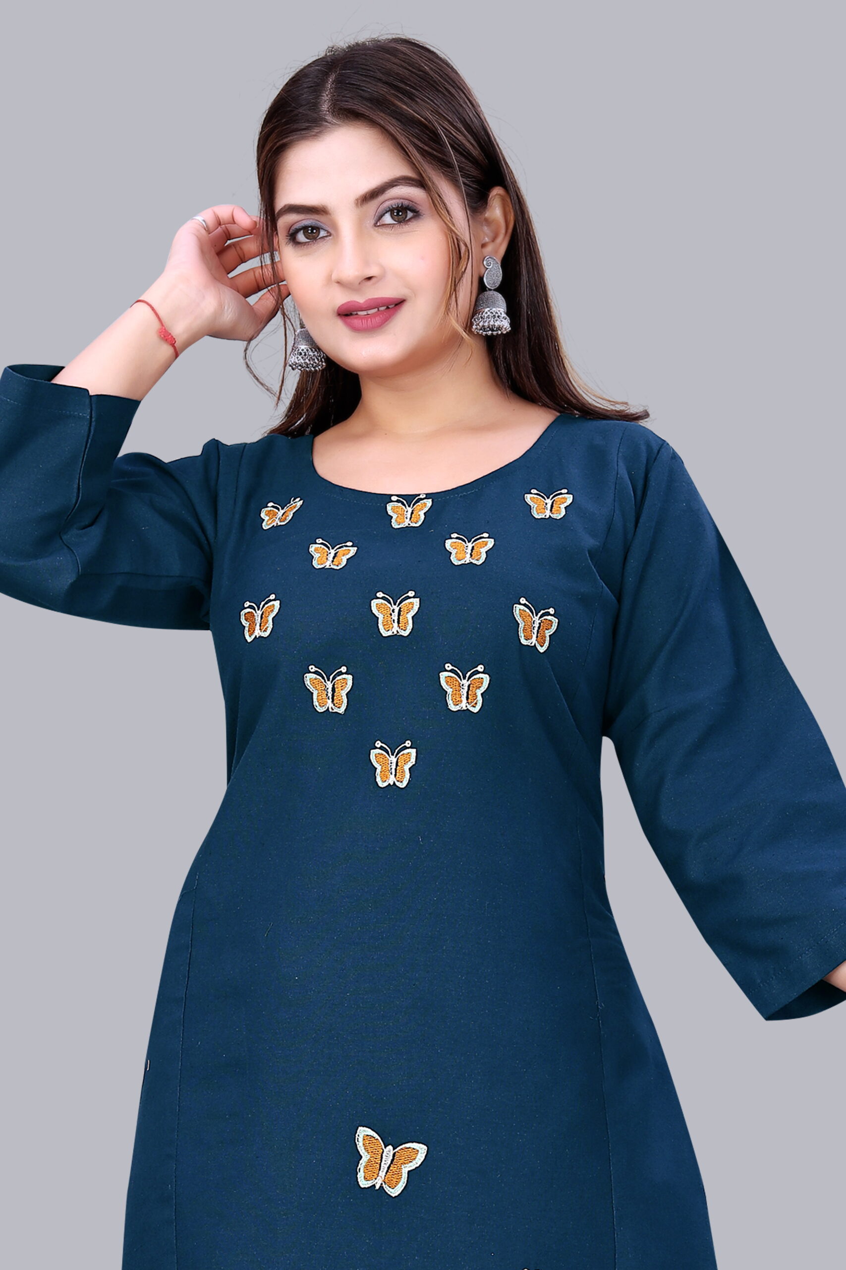 Surili Women’s Navy Blue Flax Cotton Embroidery Work Kurta - Image 4
