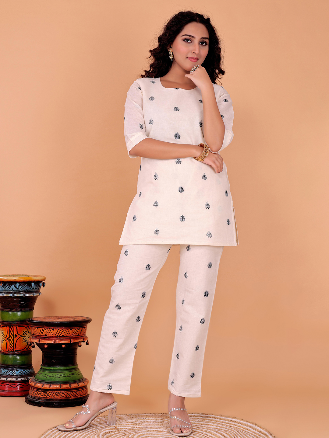 Surili Women's Gray Khadi Cotton Embroidery Co-Ord Set - Image 2