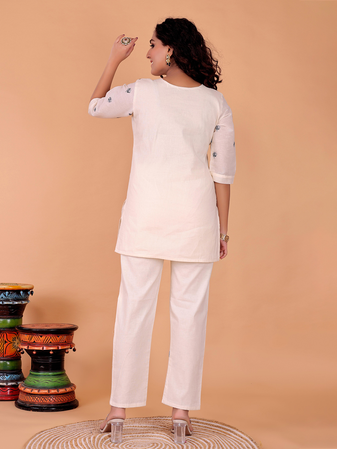 Surili Women's Gray Khadi Cotton Embroidery Co-Ord Set - Image 3