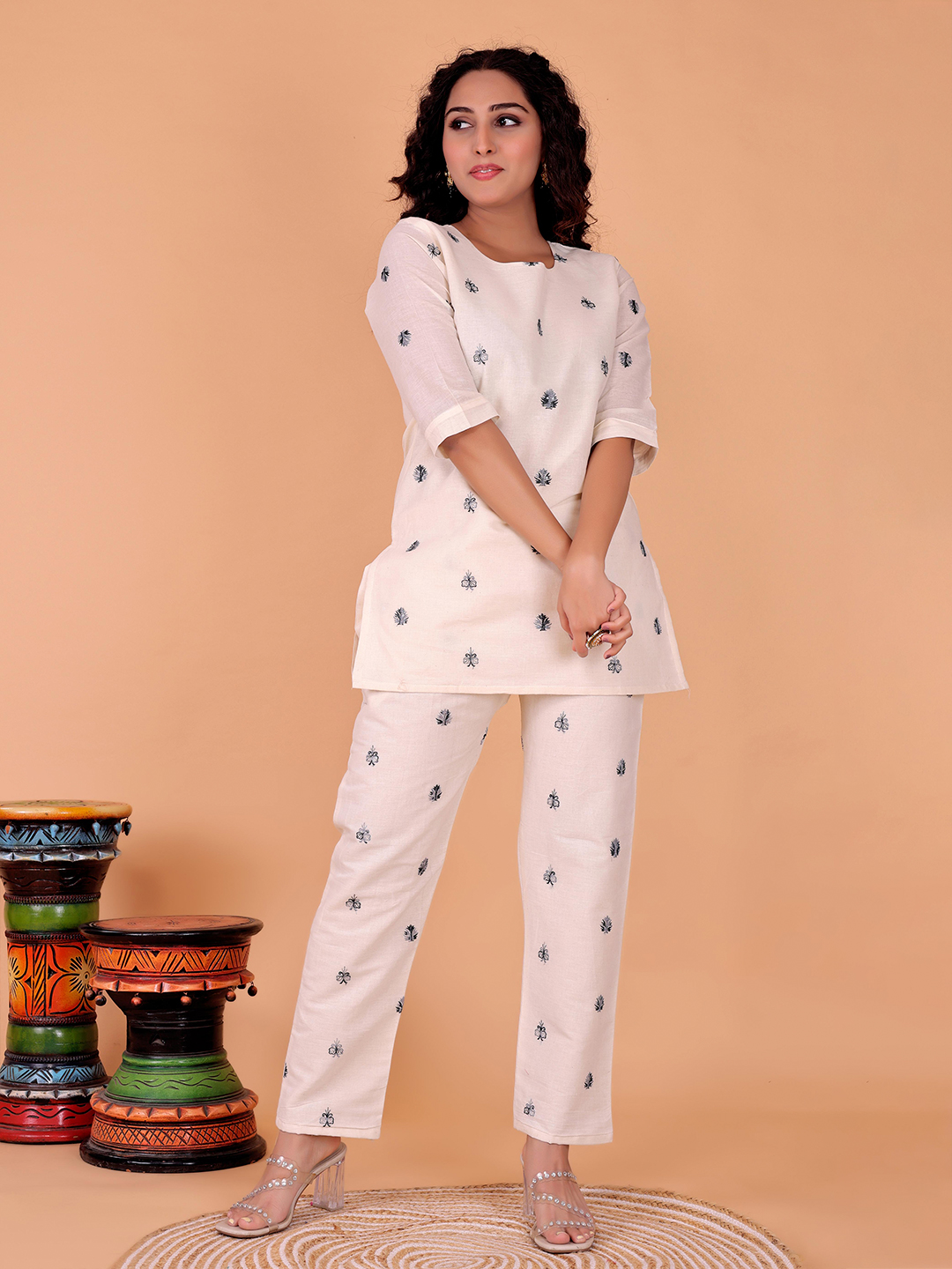 Surili Women's Gray Khadi Cotton Embroidery Co-Ord Set - Image 4