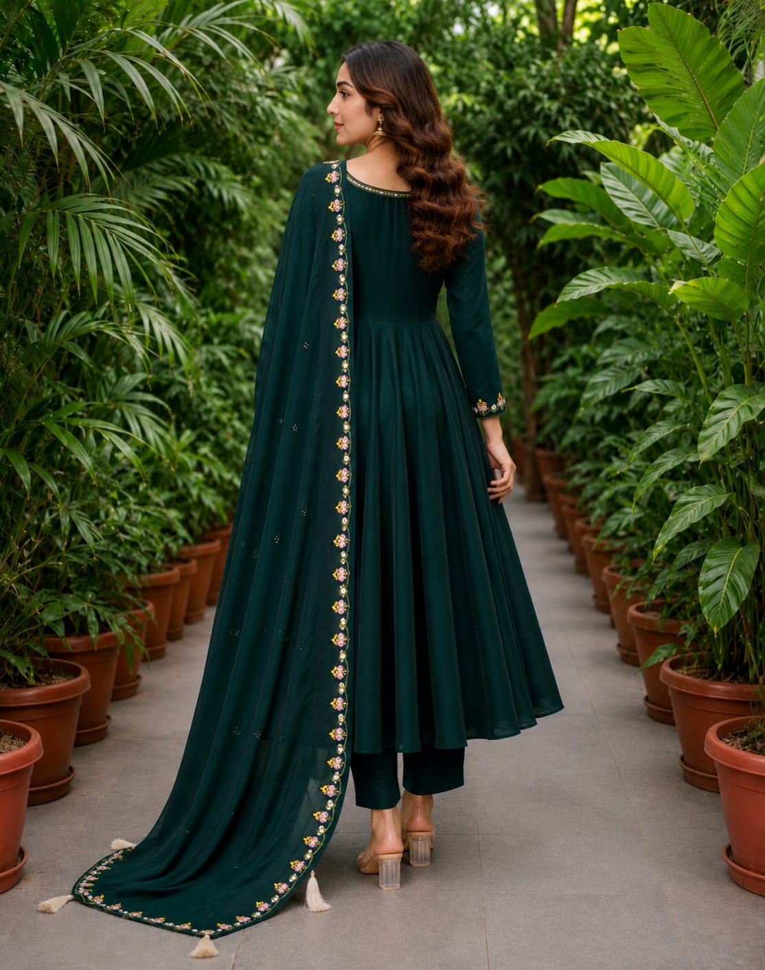 Surili Emerald Green Heay Roman Two Tone Silk With Embroidery Work Embroidery Kurta Set - Image 5